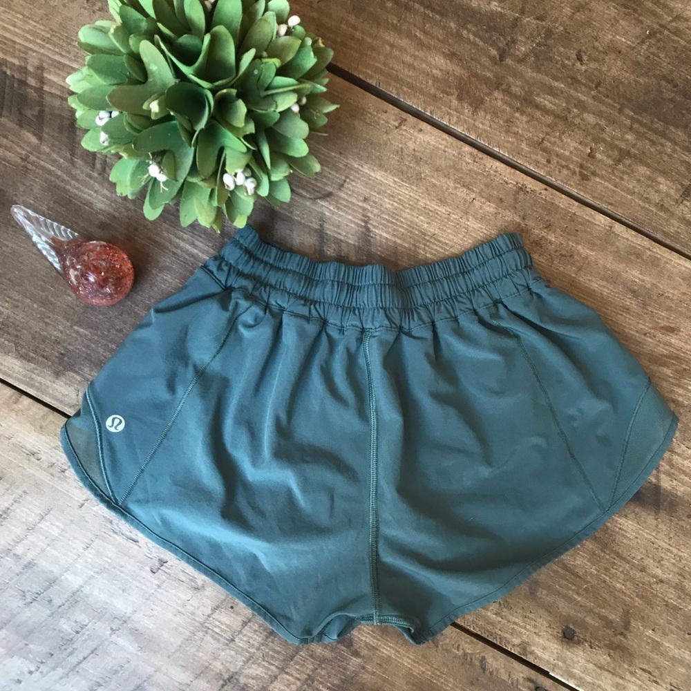 Lululemon Hotty Hot Short II 2.5